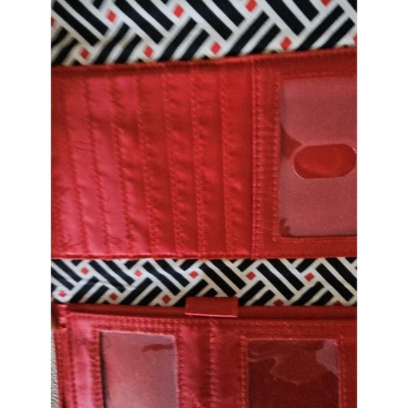 Vera Bradley Red Quilted Zip Around Wallet Credit Card/ Change Pocket. EUC - Picture 5 of 9
